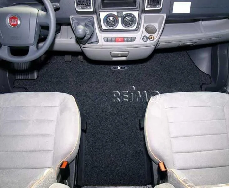Koberec do kabiny řidiče pro Fiat Ducato, Peugeot Boxer, Citroën Jumper (1994–2002), provedení Plus jehlový velur, černý 307901