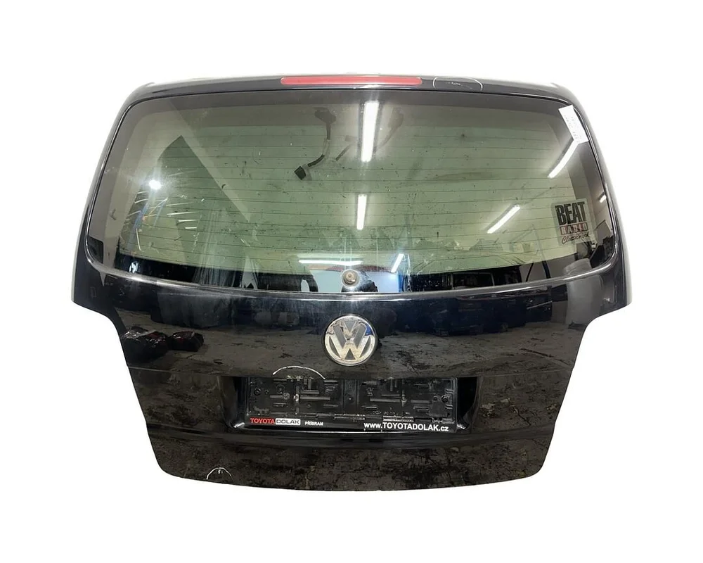 VW Touran 1T2 facelift r.v. 2010 černá metalíza kód barvy LC9X páté dveře 1T0827025L S5VX3T84282