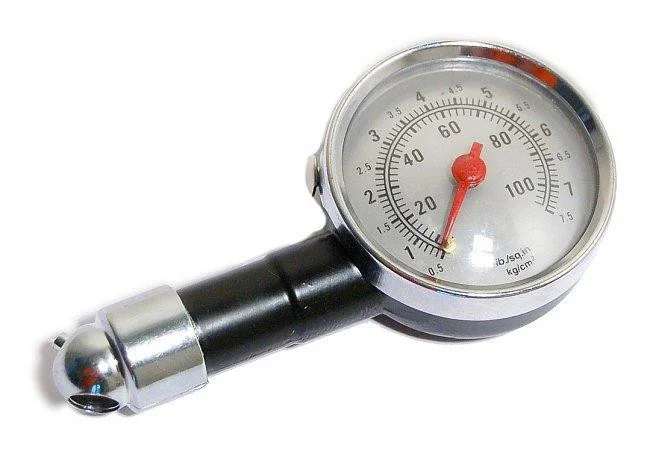 Pneuměřič 7 bar – celokovové provedení, analogový budík 627845
