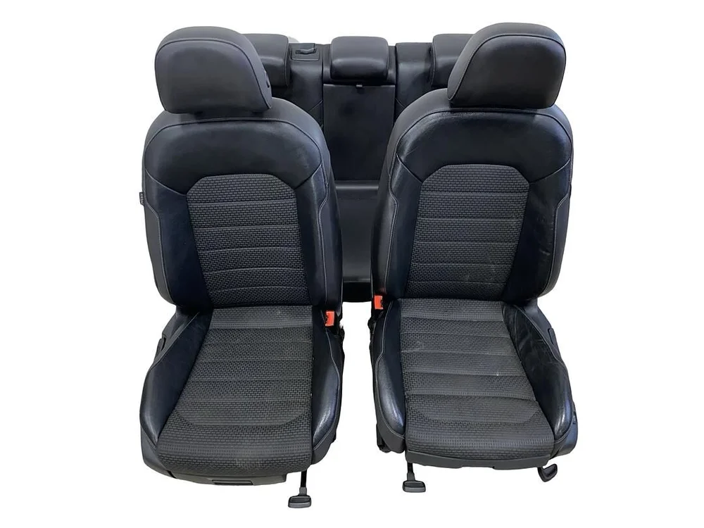 VW Golf 7 kombi r.v. 2015 sedačky kůže v kombinaci s látkou S5VX3T50091