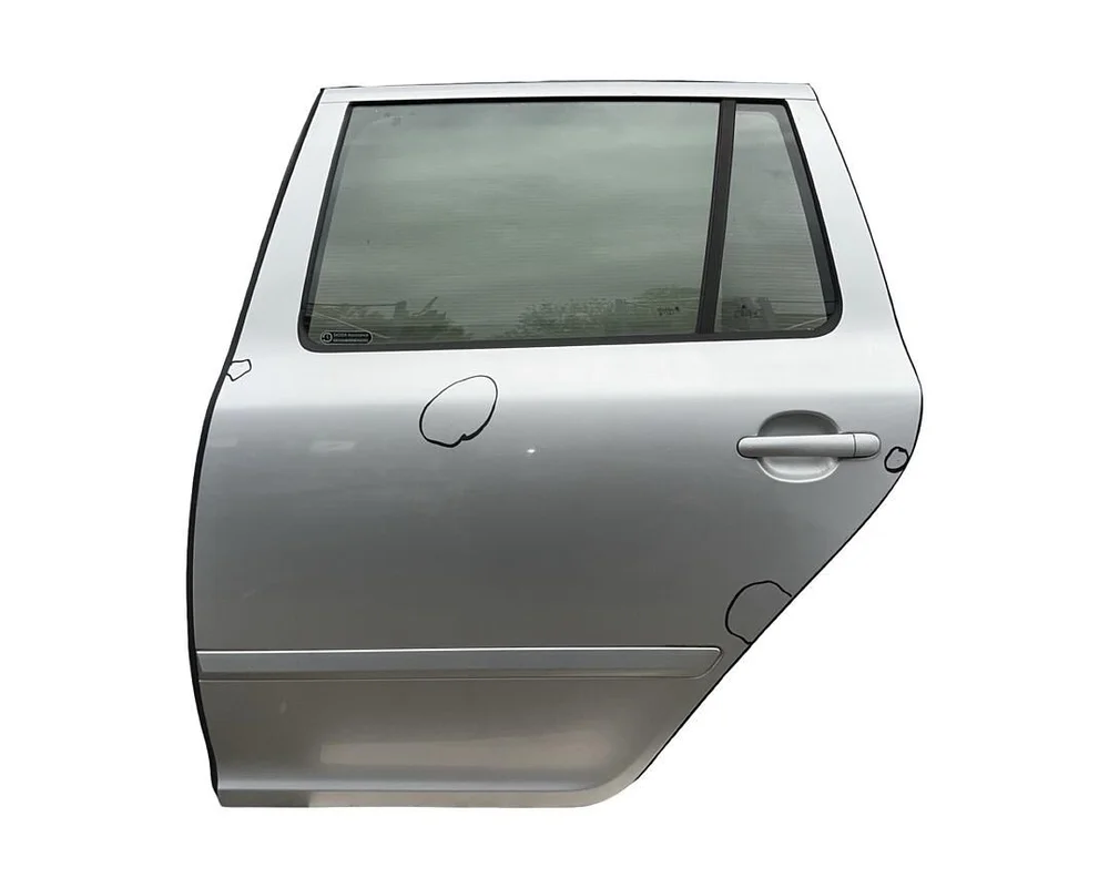 Škoda Octavia 2 facelift kombi r.v. 2013 stříbrná metalíza kód barvy LA7W 9156 8E8E levé zadní dveře 1Z9833055 S5VX3T90611