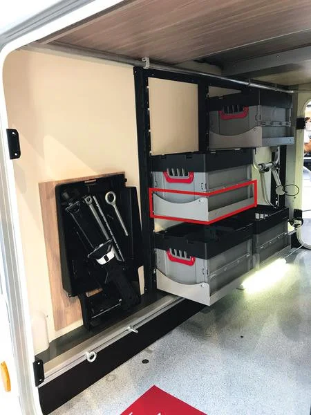 Sklápěcí rám zadního regálu pro Euroboxy 400 × 300 mm antracitový do garáže obytného vozu 303880