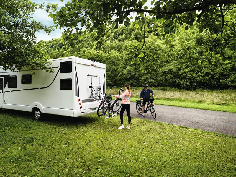 Nosník elektrokol a kol zadní Thule Excellent Lift V16 s 12V motorem (nosnost 50 kg, pro 2-3 kola) 312674