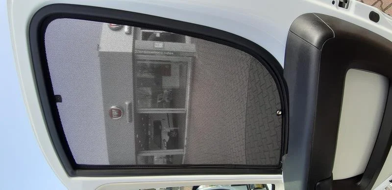 Clona sluneční a protihmyzí síť Sonniboy pro Fiat Ducato (250/290, od roku 2006), kabina řidiče (levá a pravá strana), tepelná ochrana 304585
