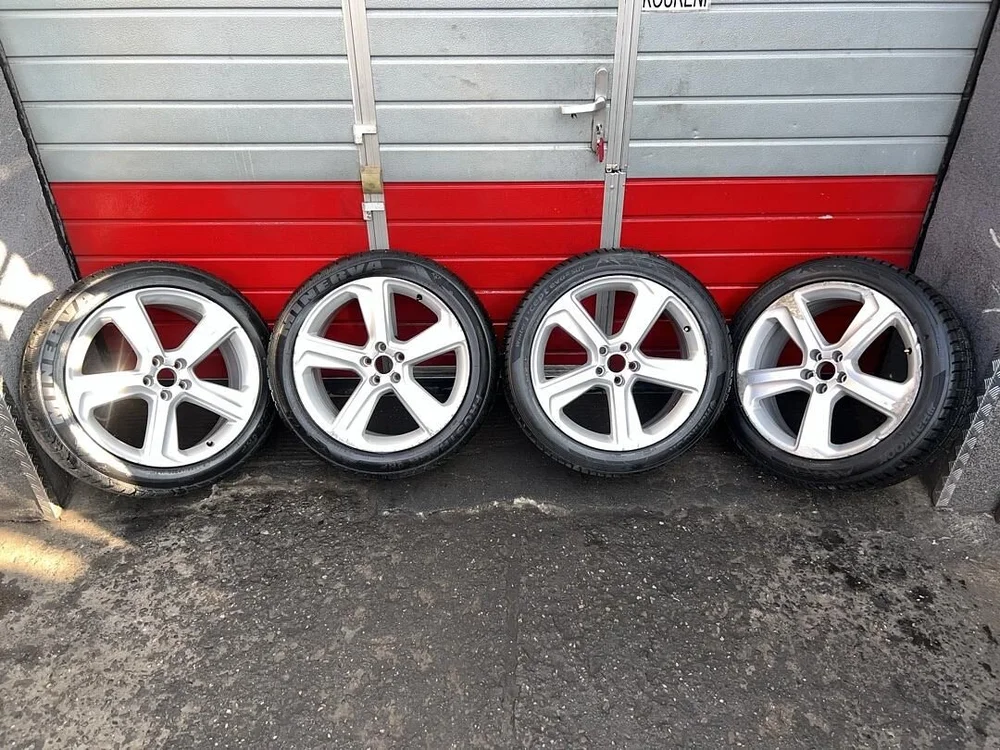 Kola 255/45 R20 zimní pneu 6,5mm ET33 8,5Jx20H2 8R0601025BP 8R0601025CA S5VX3T55291