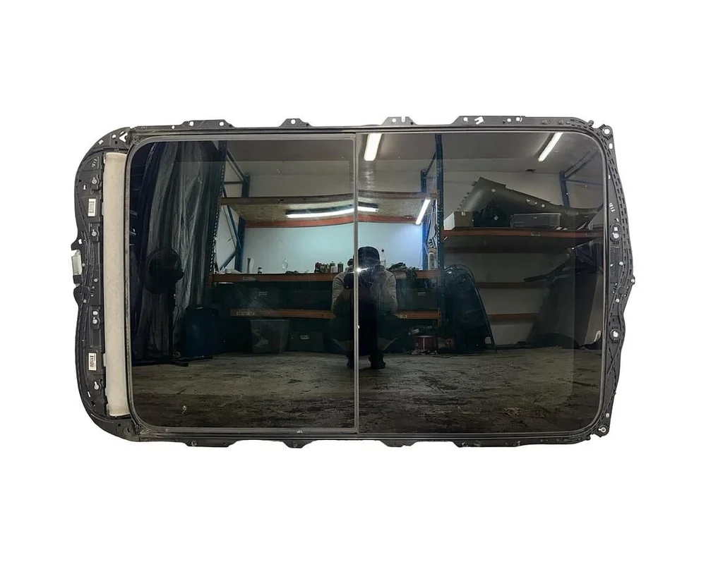 Škoda Octavia 3 kombi r.v. 2015 střešní panoramatická střecha 5E9877041A 5E9959591B 5E9959591C S5VX3T85366 Škoda Octavia 3 kombi r.v. 2015 střešní panoramatická střecha 5E9877041A 5E9959591B 5E9959591C S5VX3T85366