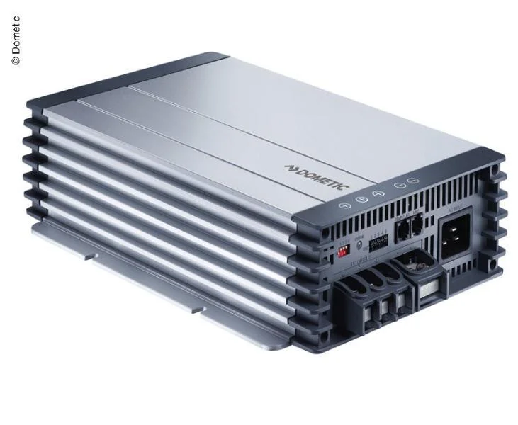 Nabíječka automatická Dometic PerfectCharge MCA 1280 (12V, 80A, 3 nabíjecí výstupy, BUS rozhraní, tichý režim) 303330